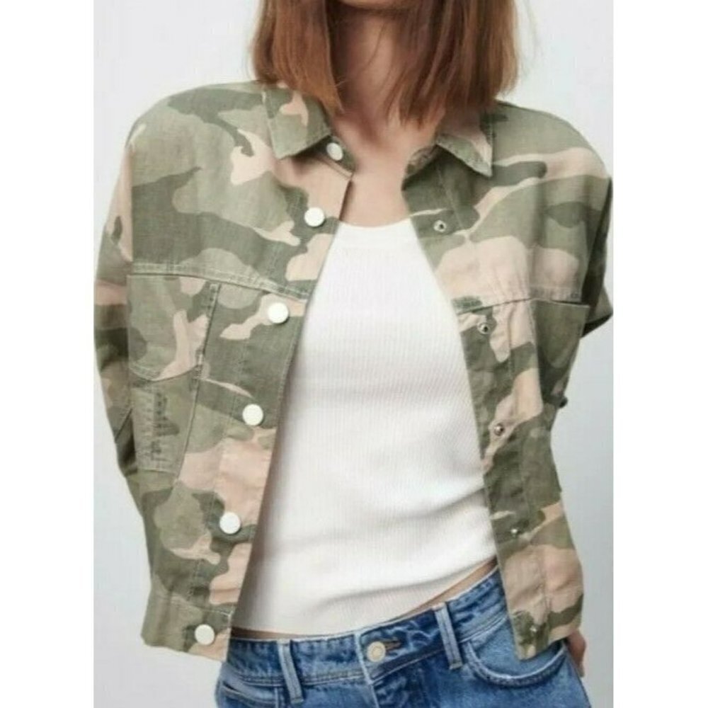 Zara cropped camouflage light jacket short camo bottons coat